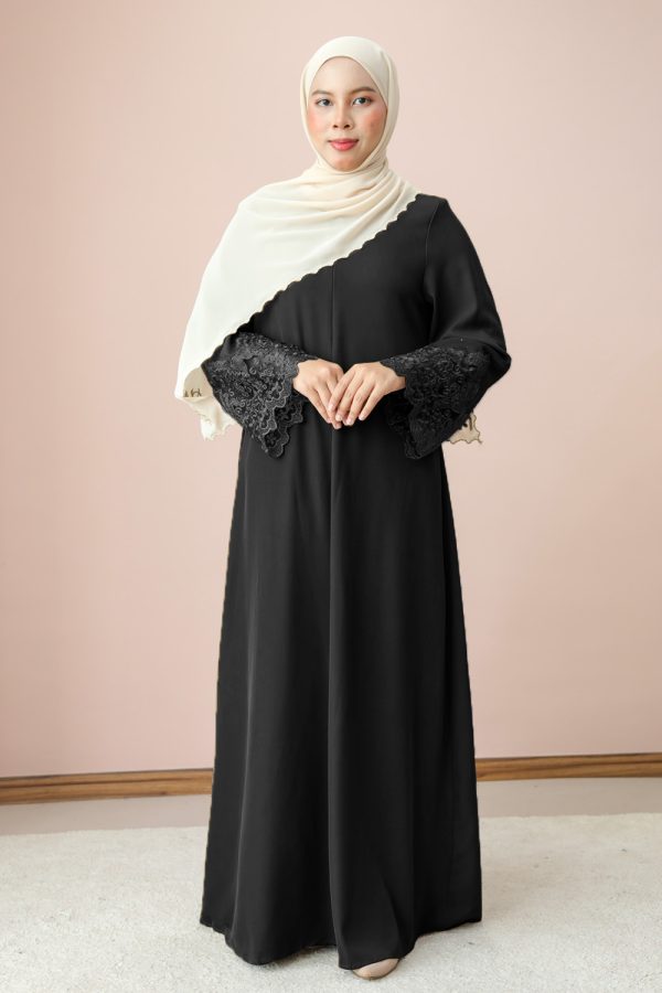safeena black 1