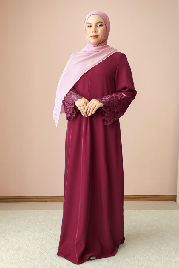 safeena maroon 1